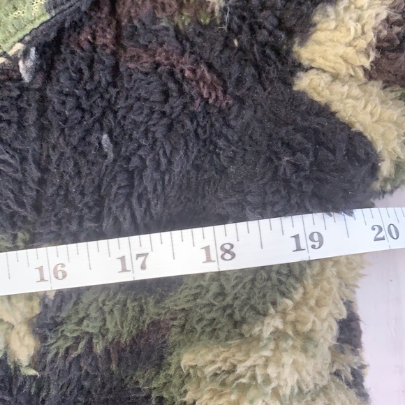 Blank NYC Faux Sherpa Teddy Camo jacket Size Small - Picture 8 of 10